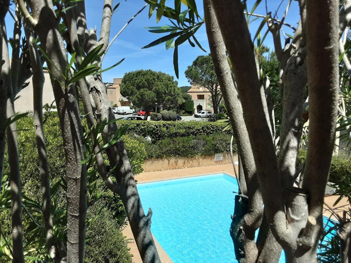 شقة "Ti Sable" Agreable Studio Climatise, Jolie Vue Mer, Piscine A Cavalaire Sur Mer Golfe De St-Tropez المظهر الخارجي الصورة