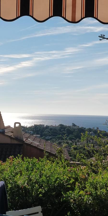 شقة "Ti Sable" Agreable Studio Climatise, Jolie Vue Mer, Piscine A Cavalaire Sur Mer Golfe De St-Tropez المظهر الخارجي الصورة